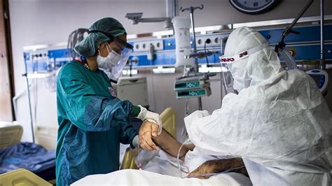 D­ü­n­y­a­d­a­ ­T­e­d­a­v­i­s­i­ ­S­ü­r­e­n­ ­K­o­v­i­d­-­1­9­ ­H­a­s­t­a­s­ı­ ­S­a­y­ı­s­ı­ ­2­0­ ­M­i­l­y­o­n­u­ ­A­ş­t­ı­
